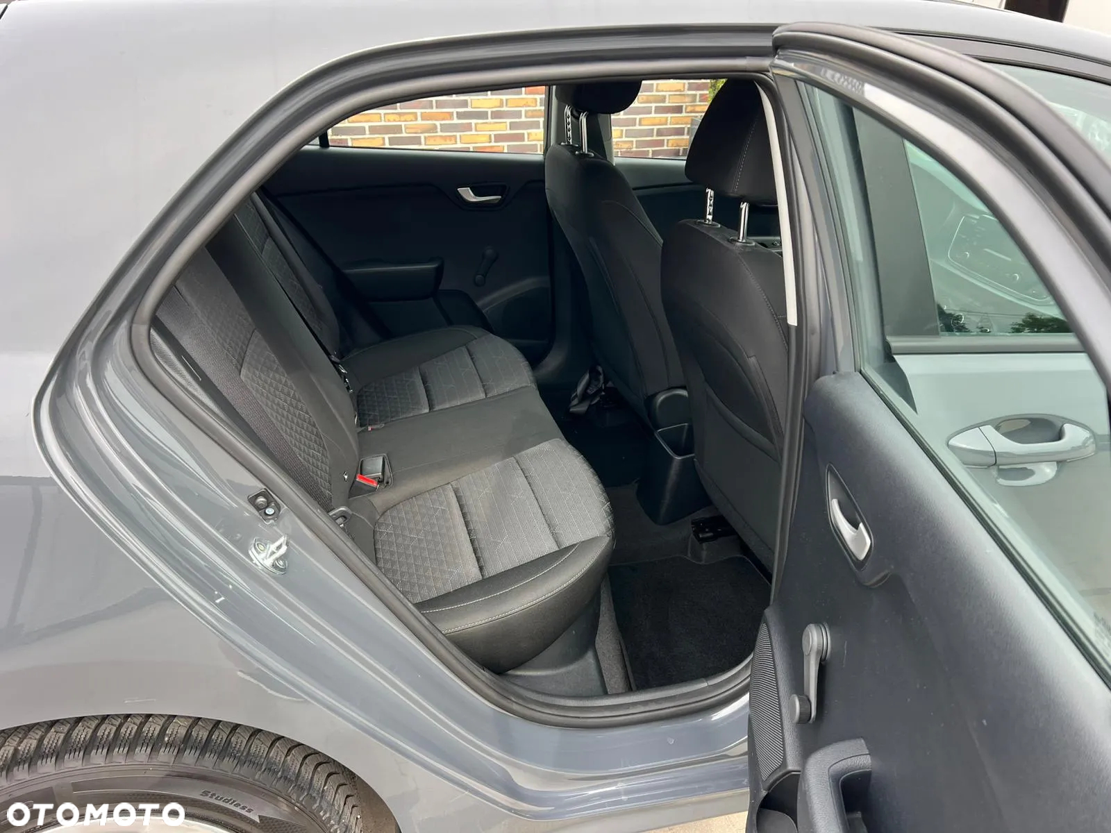 Kia Rio 1.2 M - 11