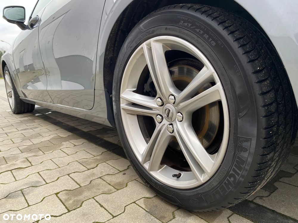 Volvo V90 D4 Momentum - 21