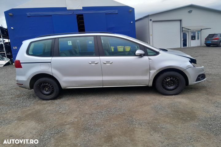 Dezmembrez Seat Alhambra 2 [2010 - 2015] Minivan 2.0 TDi MT (140 hp) - 3