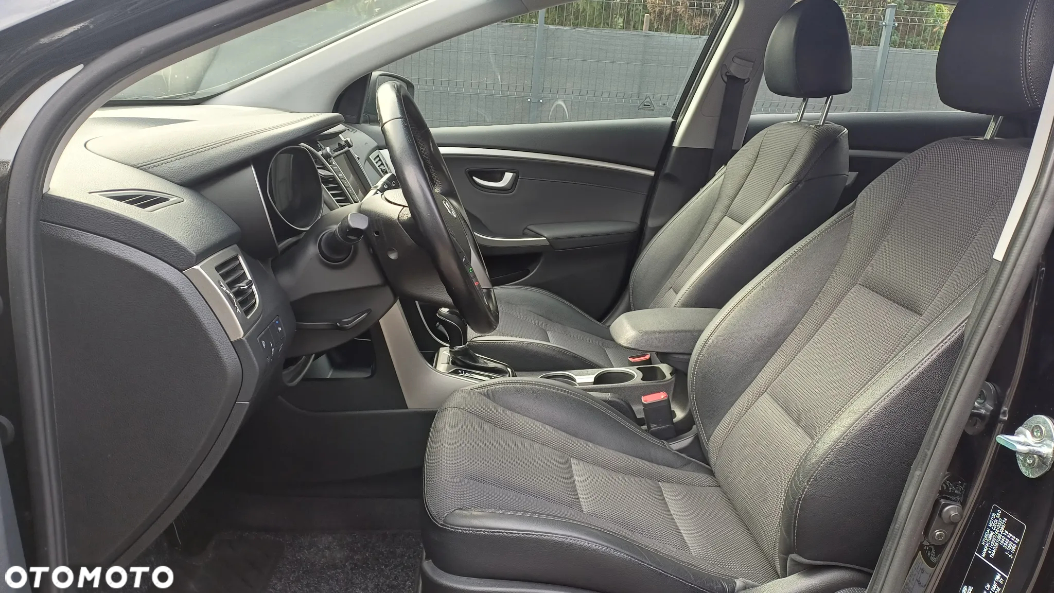 Hyundai i30 1.6 CRDI Automatik Style - 14