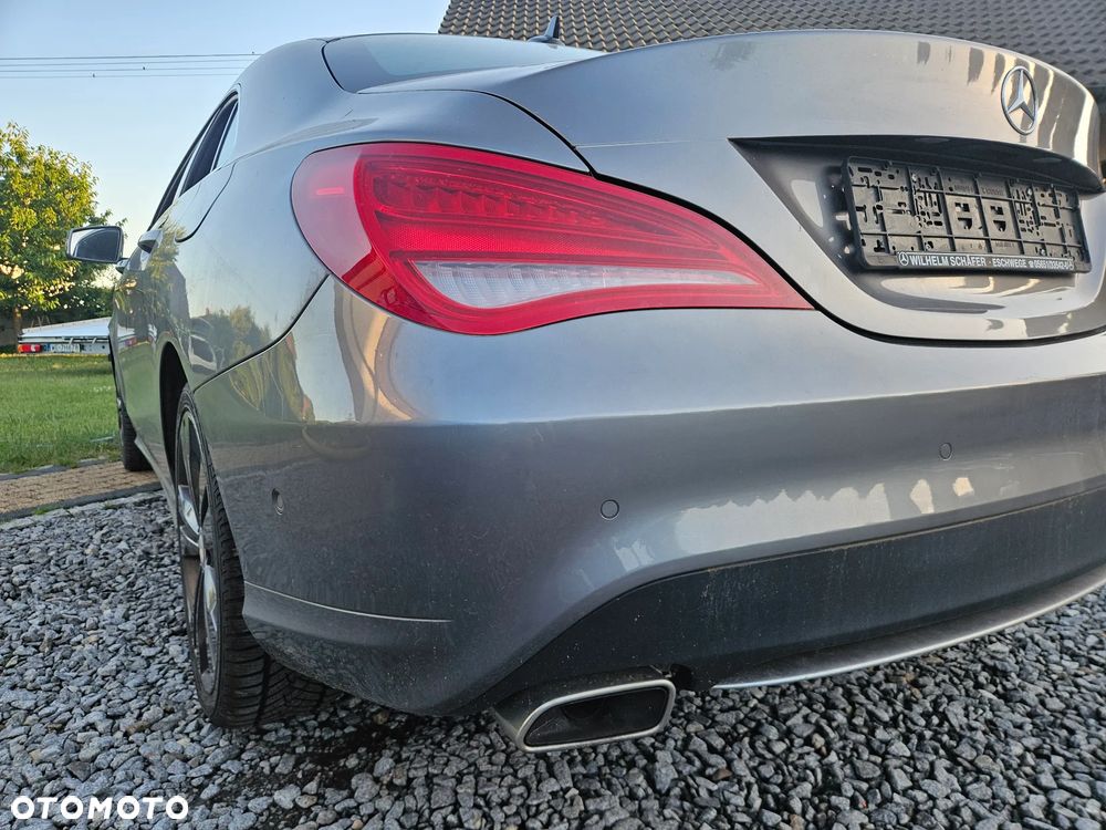 Mercedes-Benz CLA 180 Orange Art Edition - 7