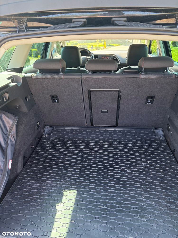 Seat Leon 2.0 TDI FR Black S&S DSG - 9