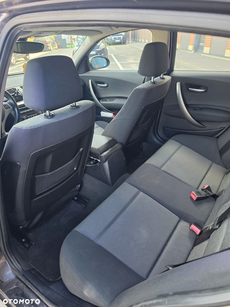 BMW Seria 1 120i - 19