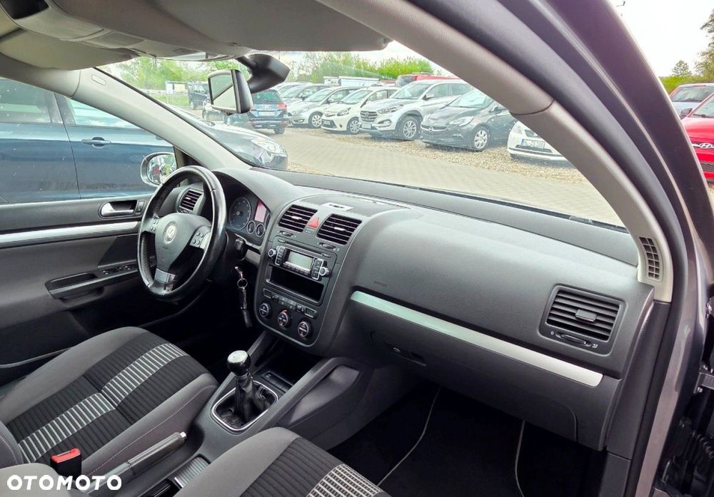 Volkswagen Golf - 8