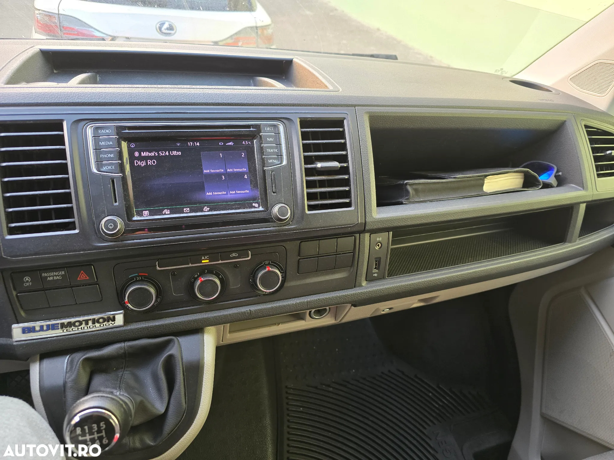 Volkswagen Transporter - 11