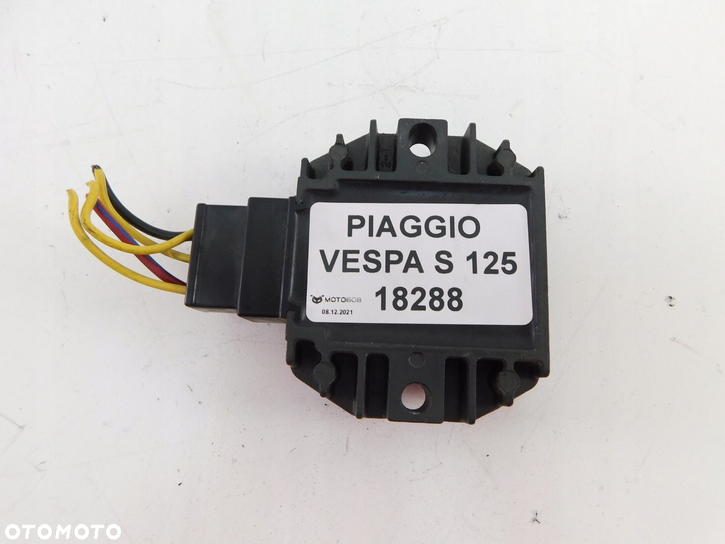 PIAGGIO VESPA 125 S REGULATOR NAPIĘCIA M1 - 3