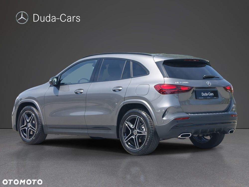 Mercedes-Benz GLA - 4