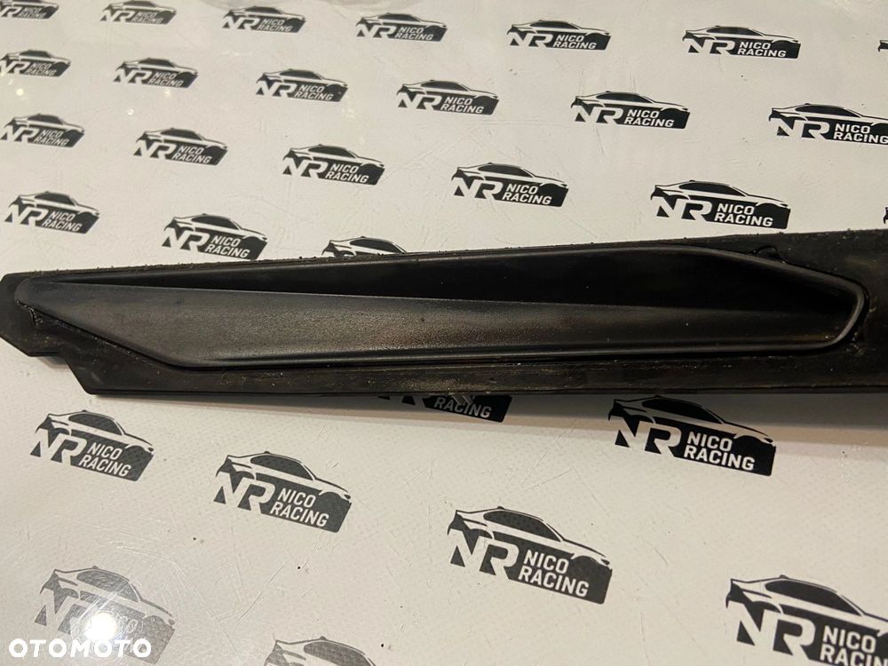 OŚWIETLENIE PRAWEGO PROGU BMW G26 9491616