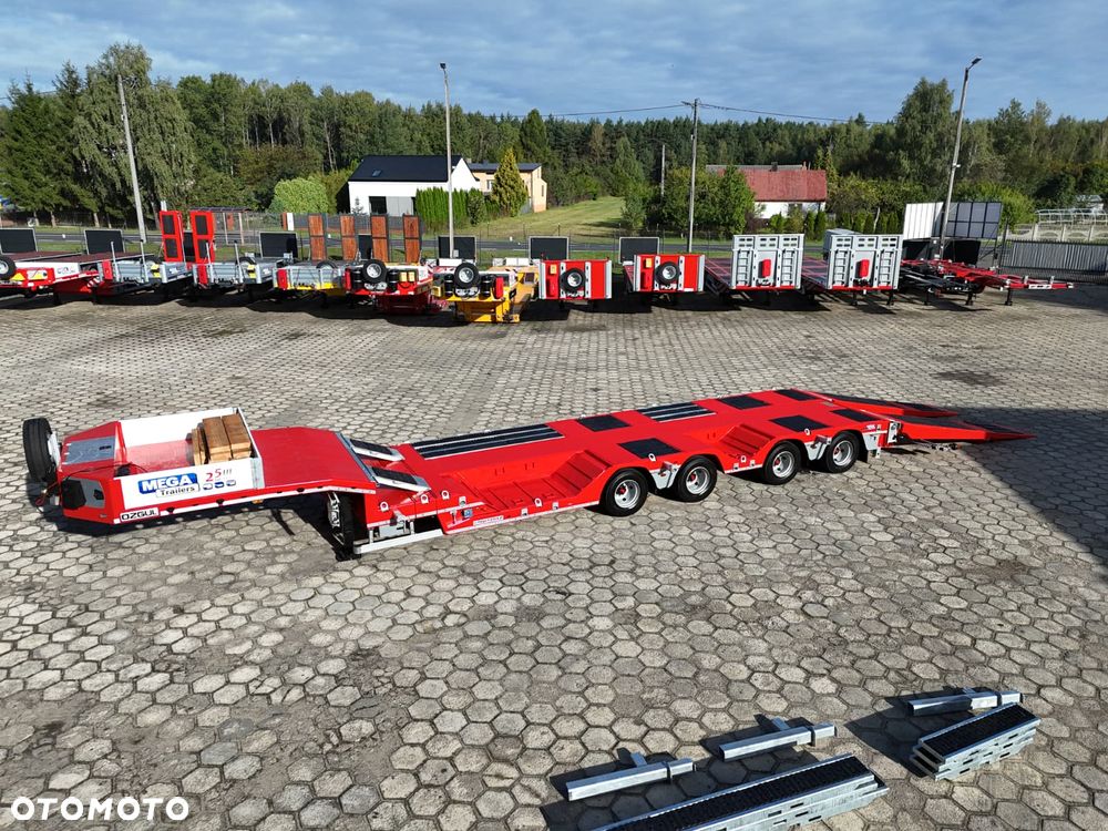 Inny 4 OSIOWA NISKOPODWOZIOWA z zagłębieniami na koła, rozciągana 5.000mm, długie najazdy 70T DMC - 22