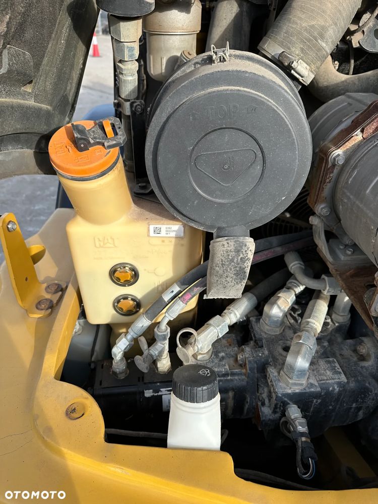 Caterpillar 907M - 27