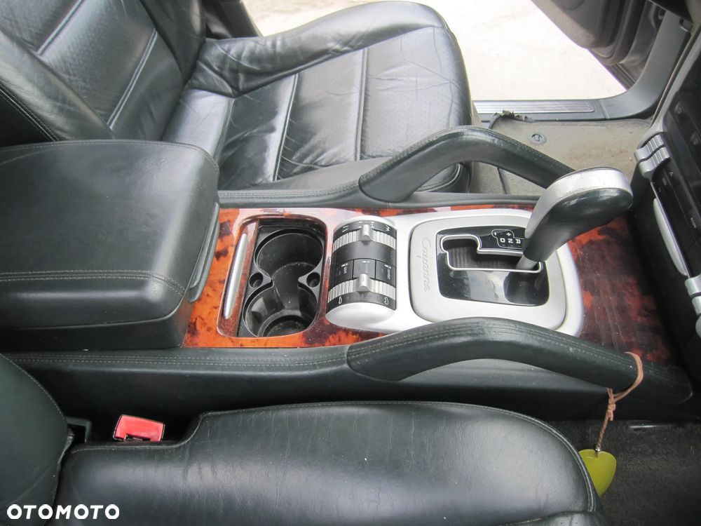 Porsche Cayenne - 12