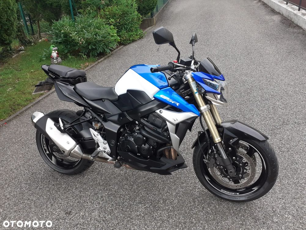 Suzuki GSR - 15