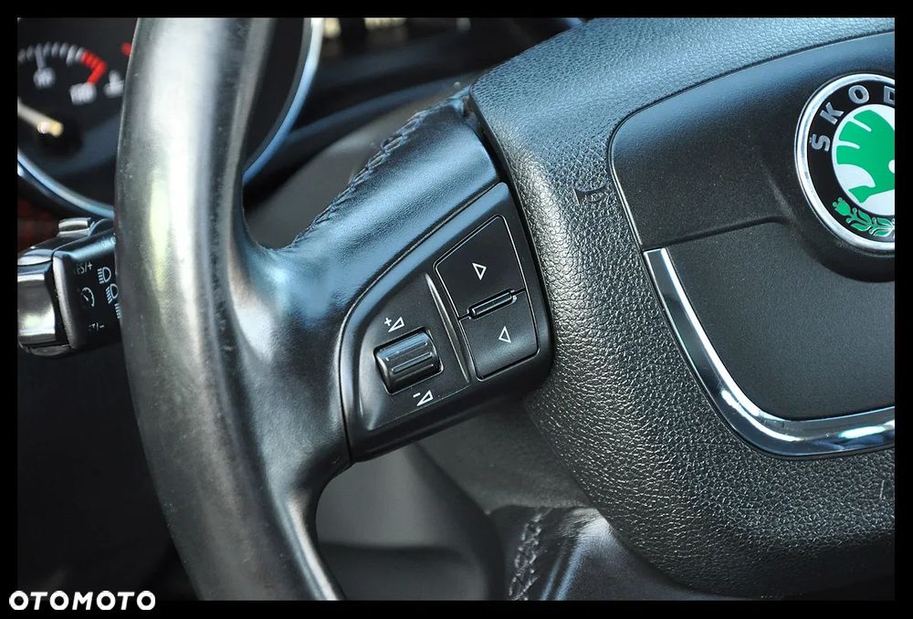 Skoda Superb 2.0 TDI Exclusive - 32
