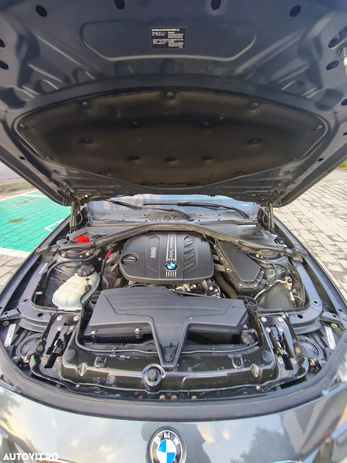 BMW Seria 3 318d Touring - 8