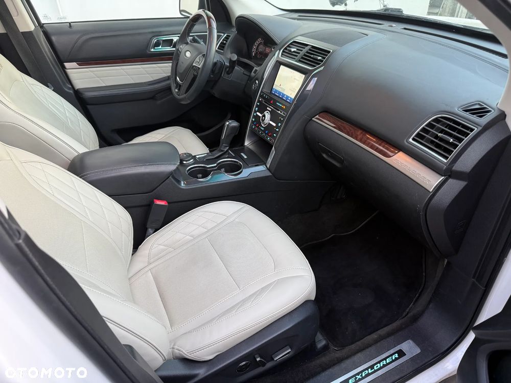 Ford Explorer - 16