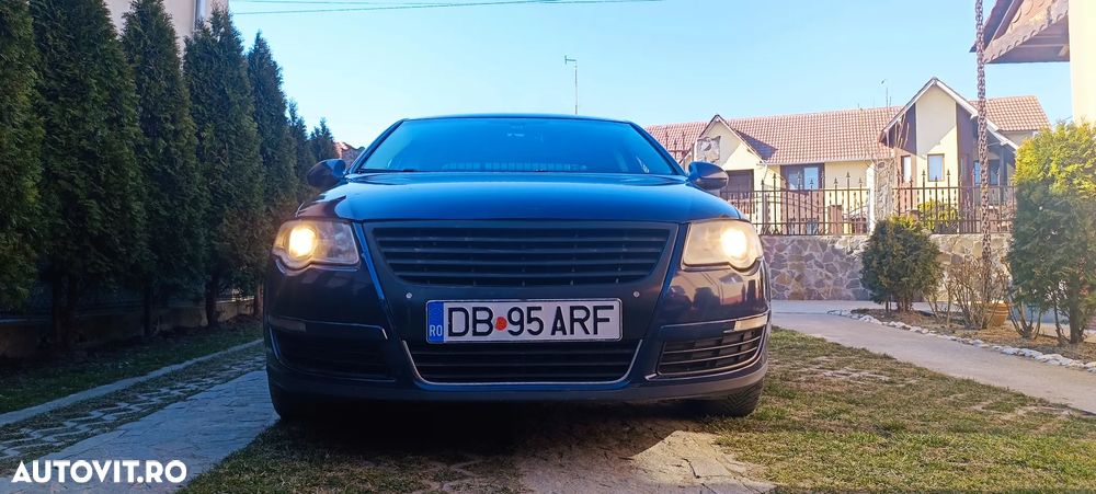 Volkswagen Passat 2.0TDI Comfortline DPF Bluemotion Technology - 9