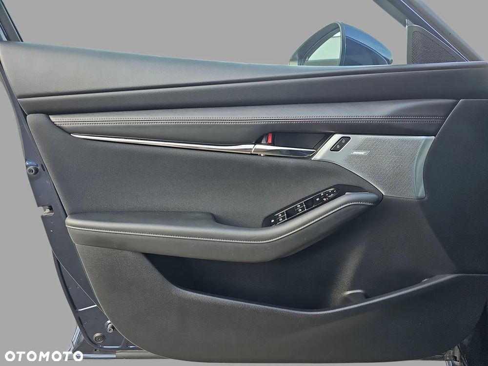 Mazda 3 2.0 mHEV Hikari - 10