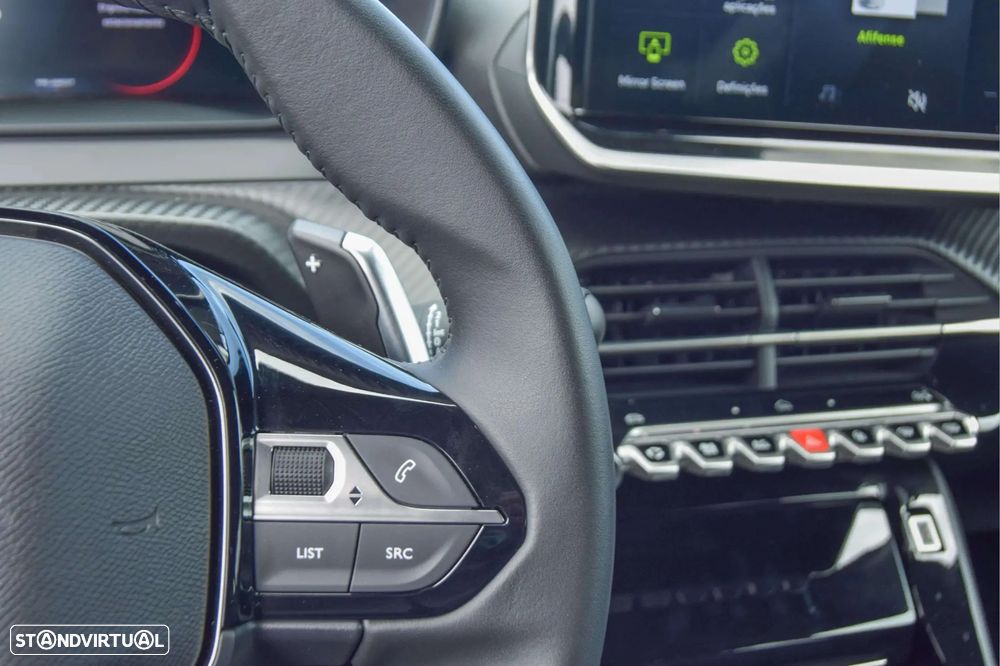 Peugeot 2008 1.2 Hybrid Allure e-DCS6 - 17