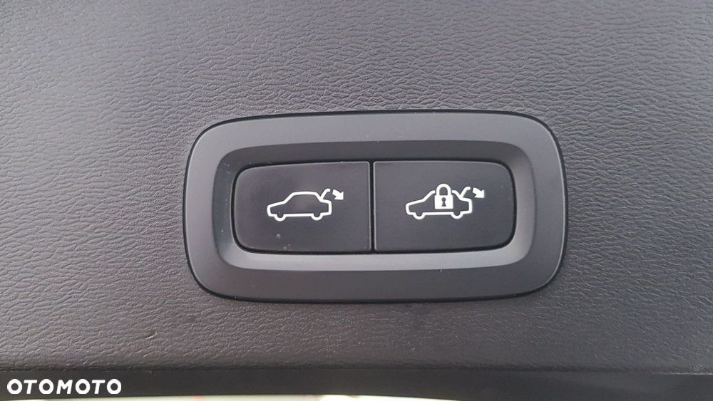 Volvo XC 40 - 24