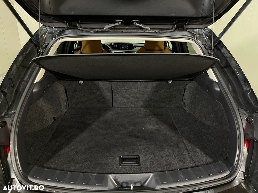 Lexus UX 250h (E-FOUR) Luxury Line - 12