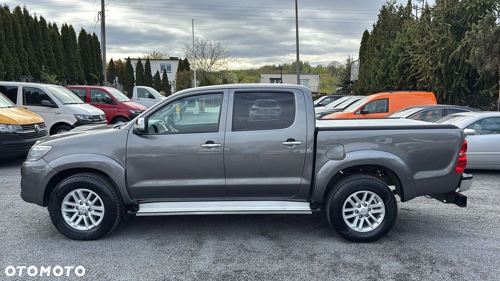 Toyota Hilux 2.5 D-4D SR - 3