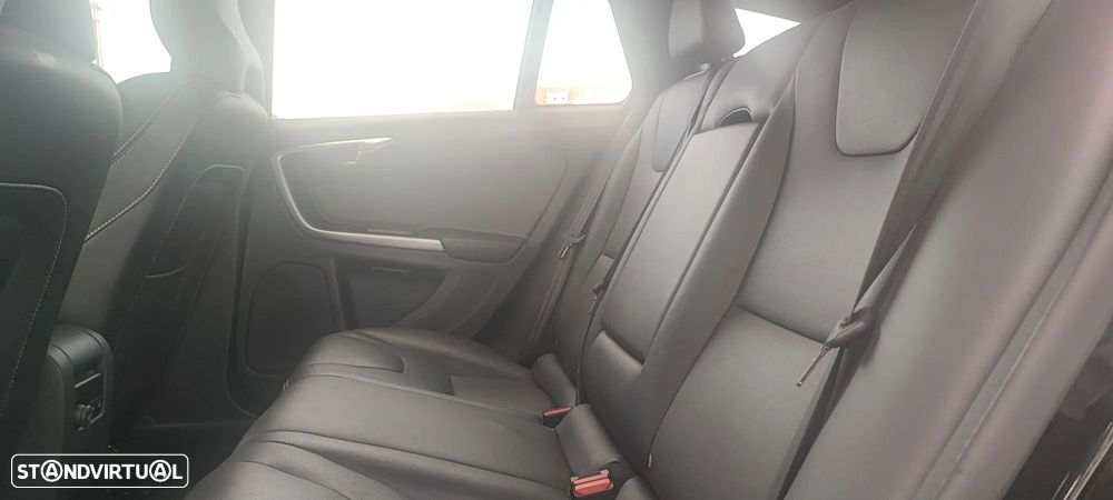 Volvo V60 2.4 D6 R-Design AWD Phev - 20