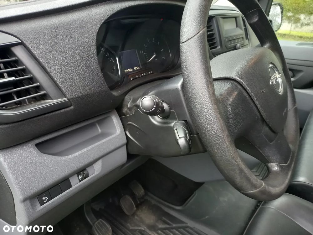 Opel Vivaro - 10