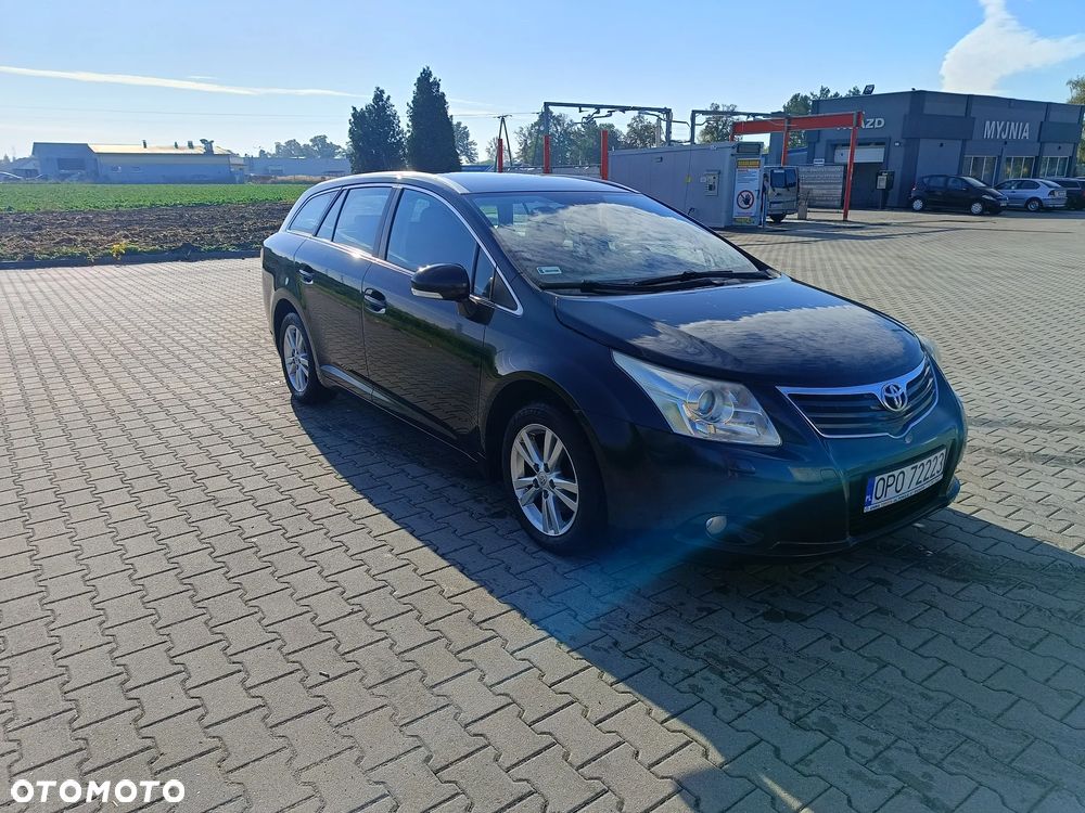 Toyota Avensis 2011 photo 2