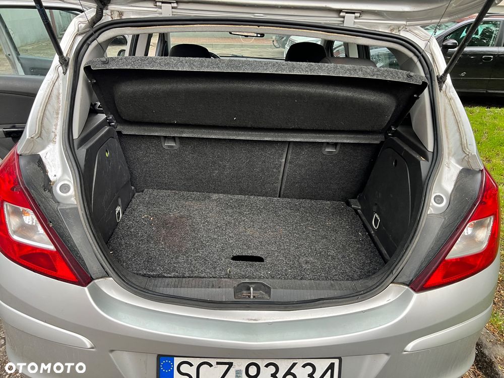 Opel Corsa 1.2 16V Cosmo - 12