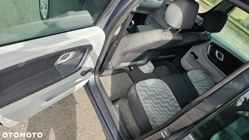 Skoda Roomster - 12