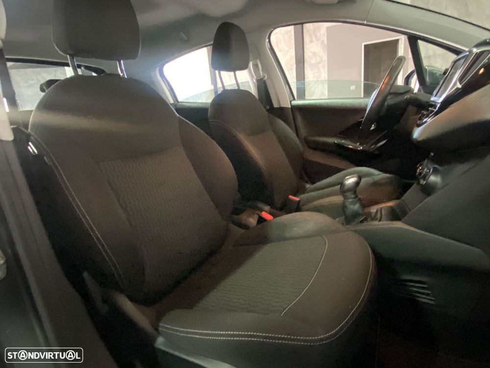 Peugeot 208 1.2 PureTech Style - 15