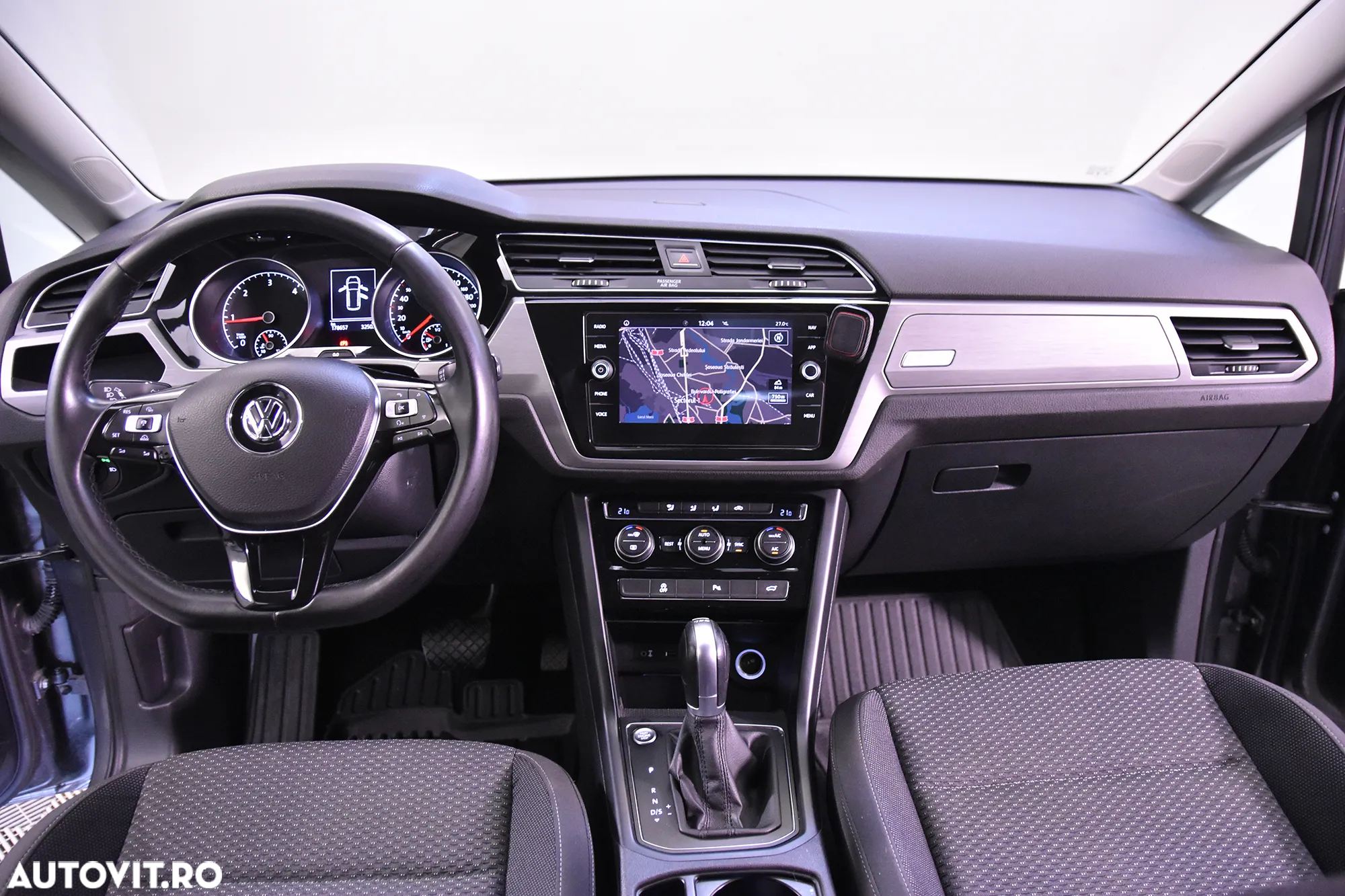 Volkswagen Touran - 9