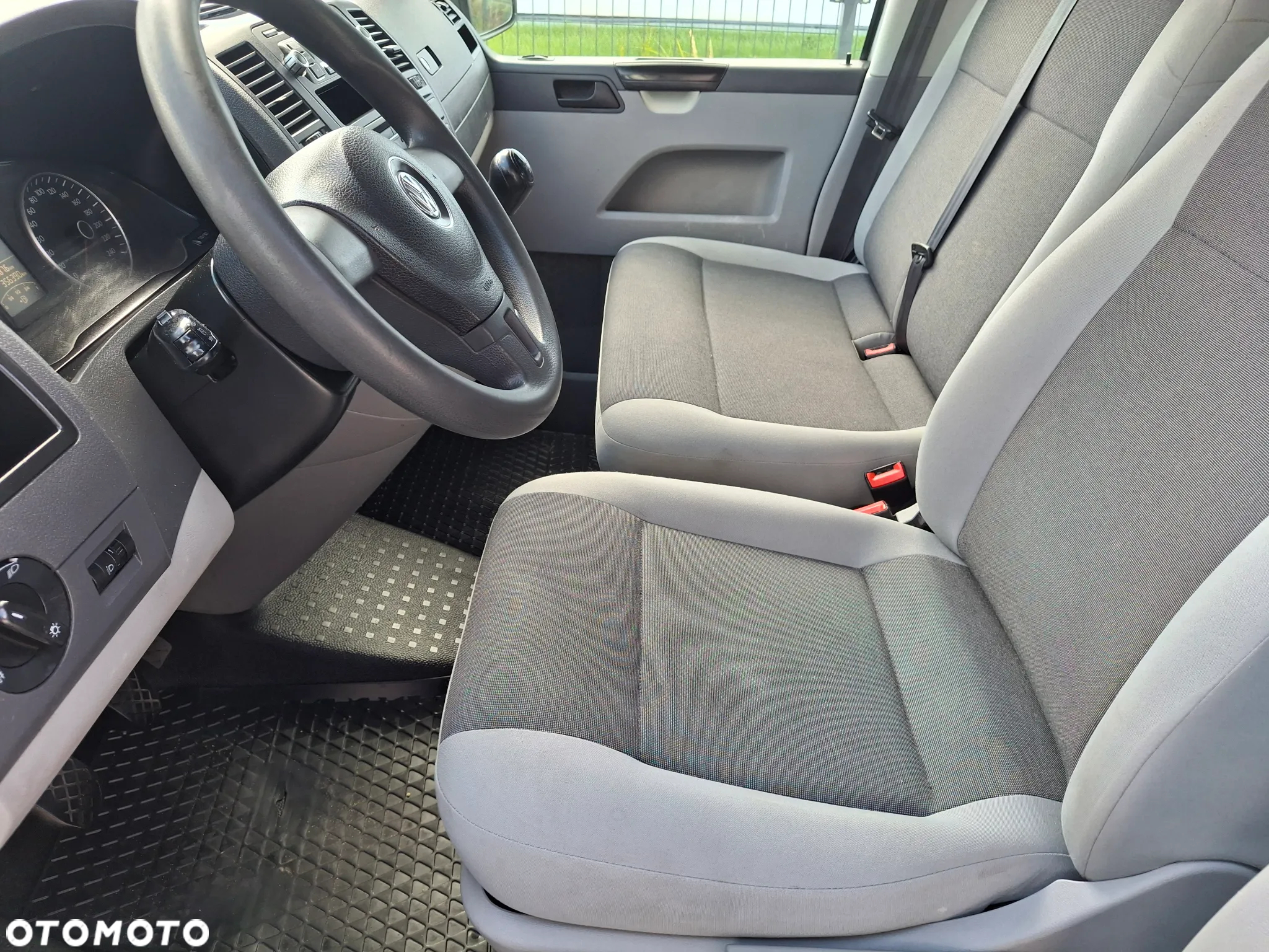 Volkswagen TRANSPORTER T5 - 12