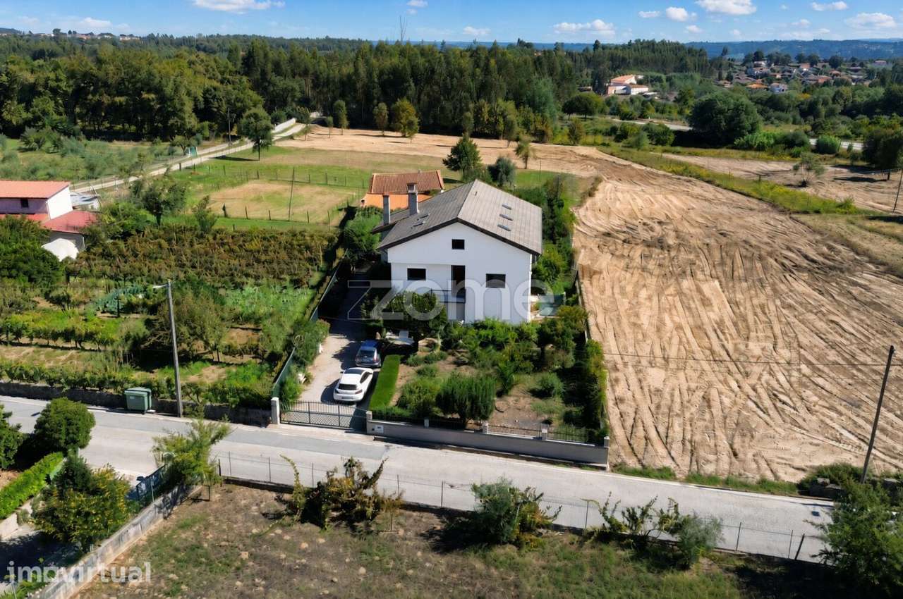 Moradia T3+3 com piscina e 1.490 m² a 6 km de Tondela - Grande imagem: 2/33