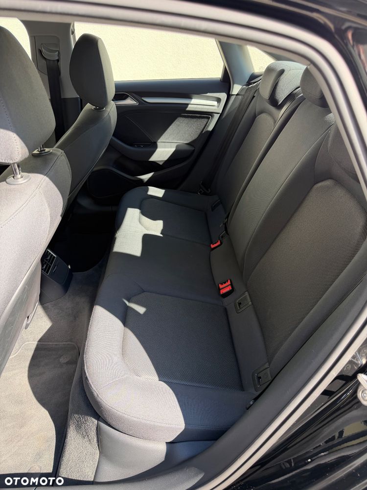 Audi A3 Limousine 35 TFSI Sport S tronic - 17