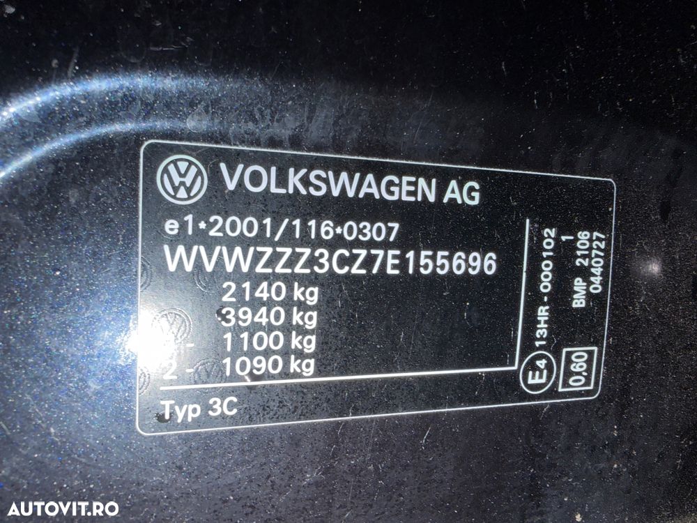 Volkswagen Passat 2.0 TDI DPF Highline - 14