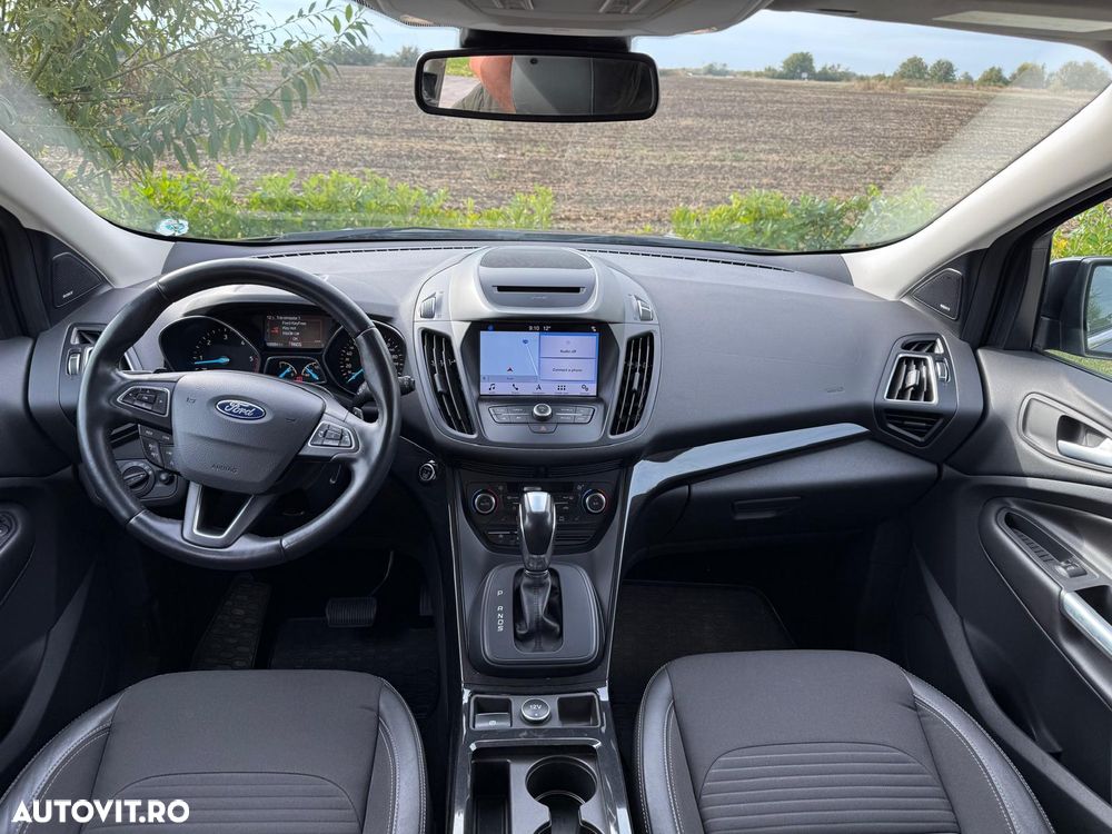 Ford Kuga - 11