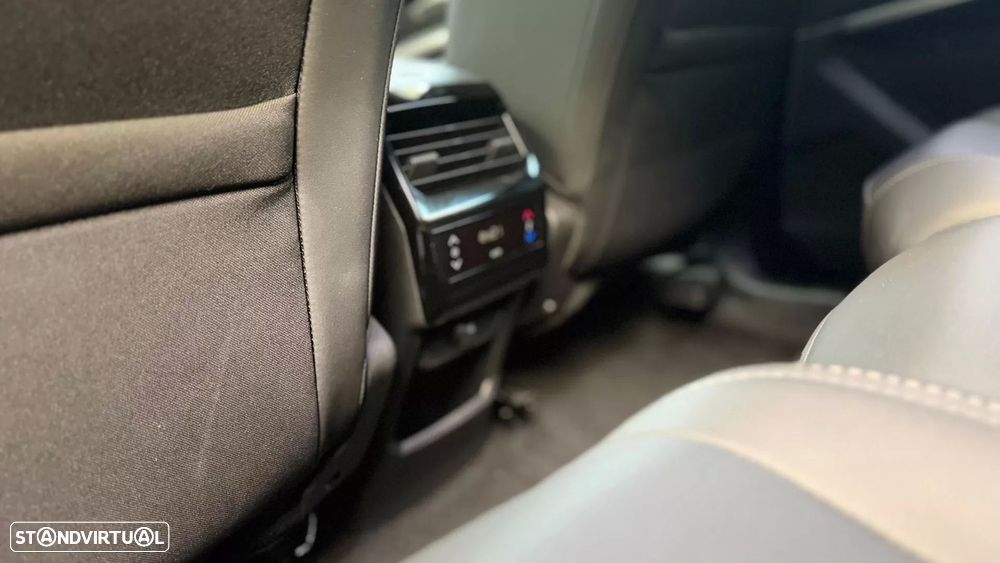 Peugeot 5008 1.2 Hybrid Allure e-DCS6 - 18