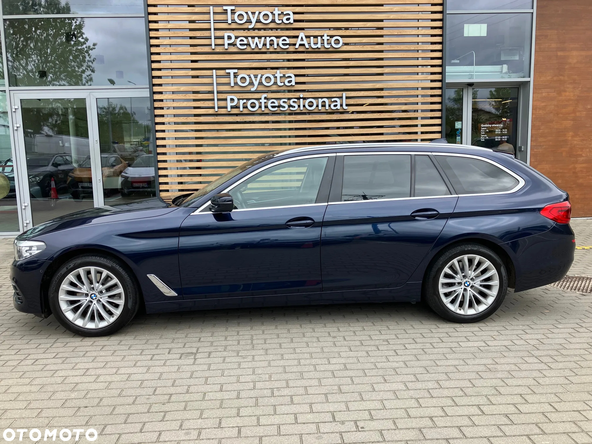 BMW Seria 5 520d xDrive Touring - 3