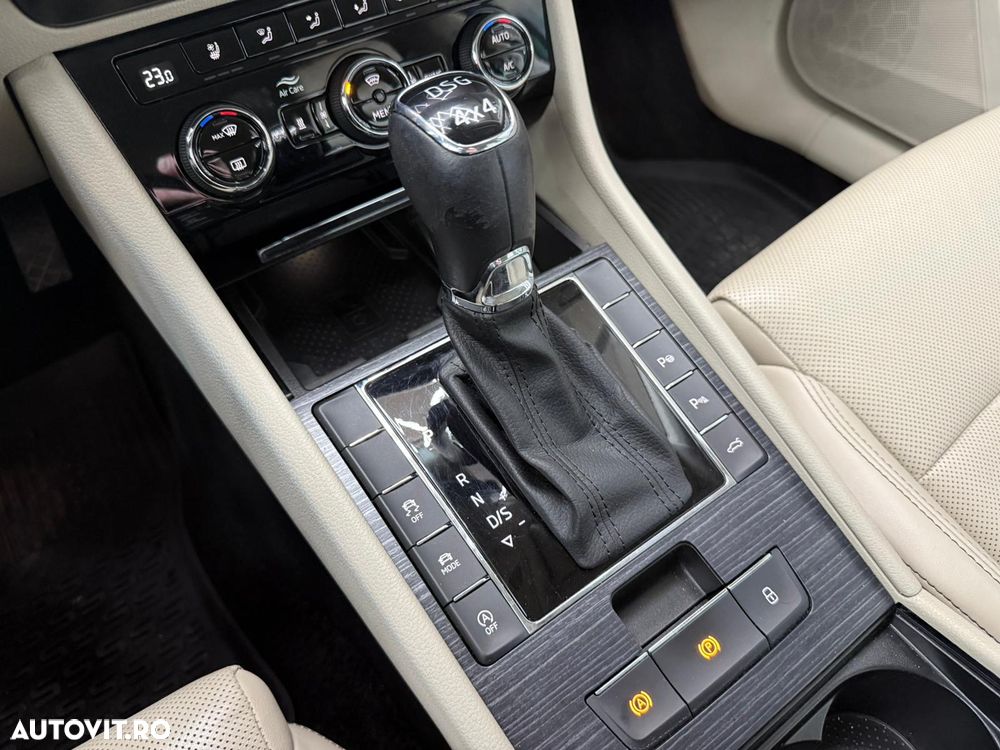 Skoda Superb 2.0 TDI 4x4 DSG Premium Edition - 14