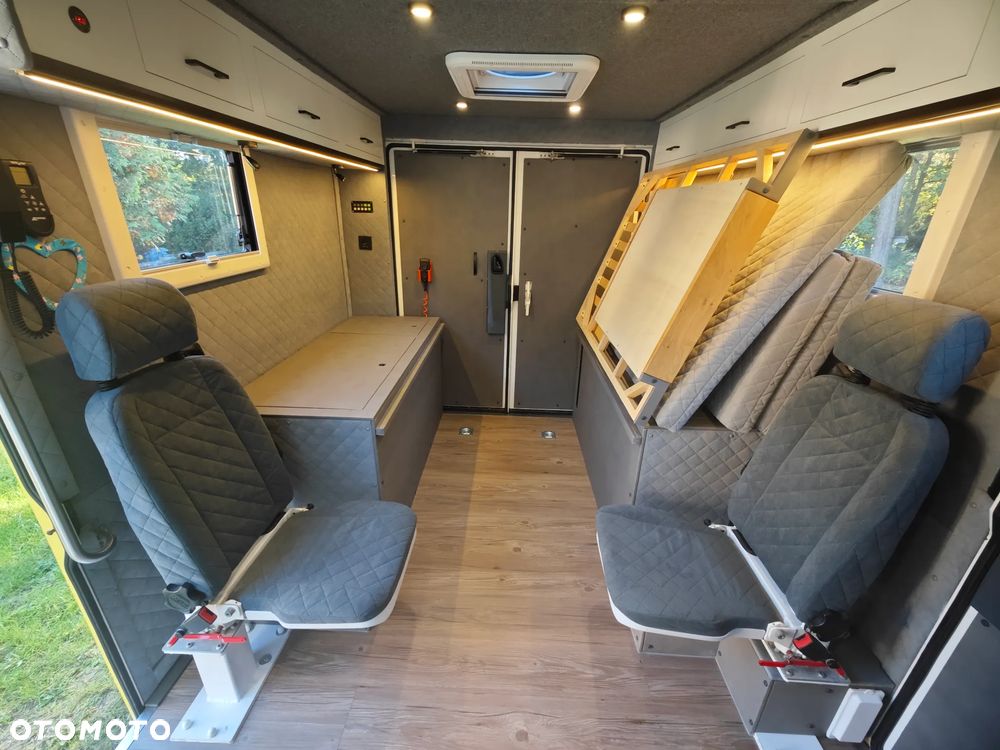Mercedes-Benz Vario 818D - 14