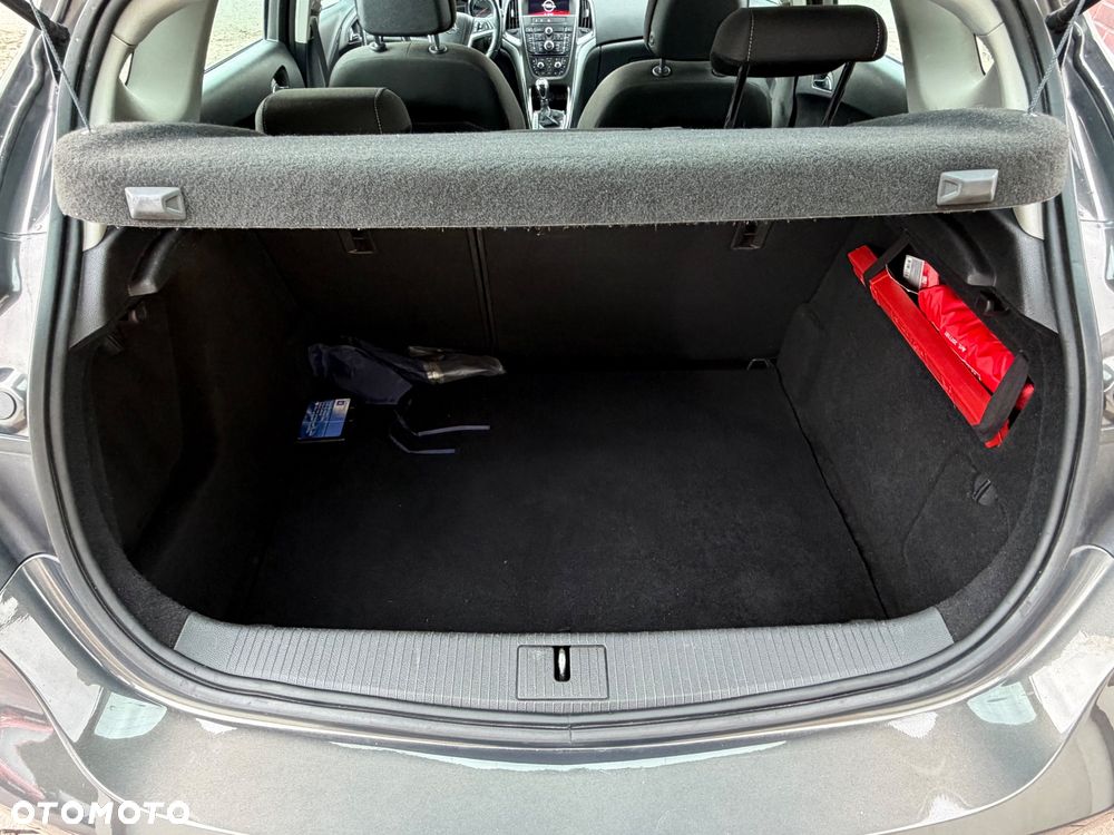 Opel Astra 1.4 Turbo Exklusiv - 29