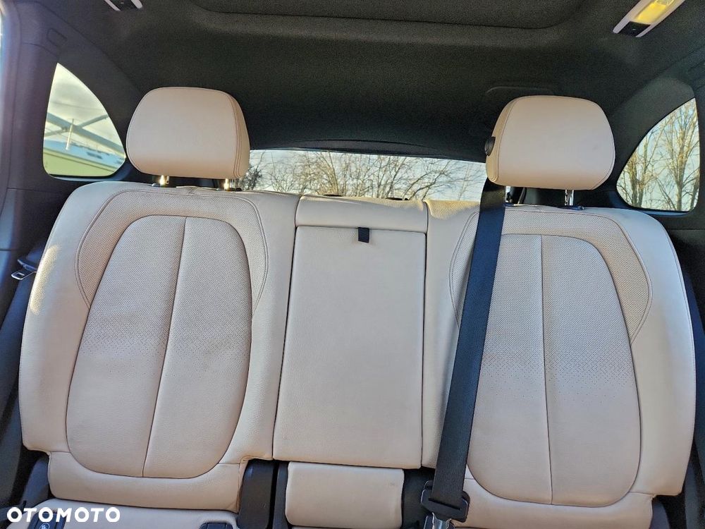 BMW X1 xDrive25i Sport Line - 9