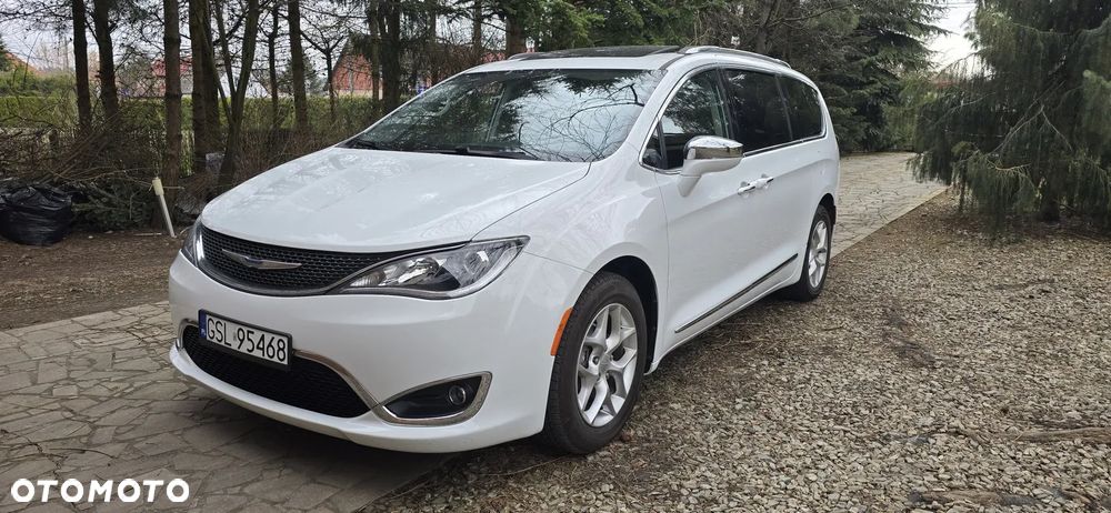 Chrysler Pacifica - 4