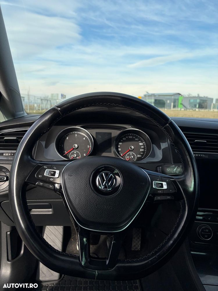 Volkswagen Golf 1.6 TDI Comfortline - 10