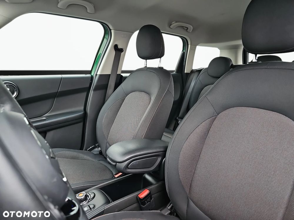 MINI Countryman Cooper Classic Trim - 12
