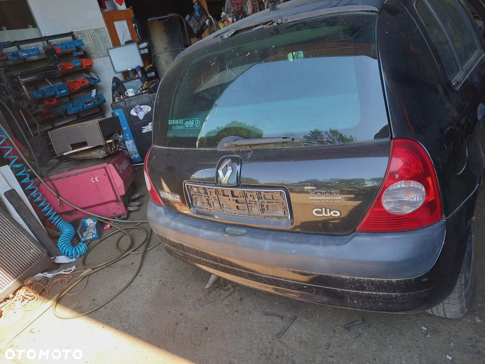 Części  Renault Clio II  5- drzwi  KLAPA TYŁ CZARNA - 1