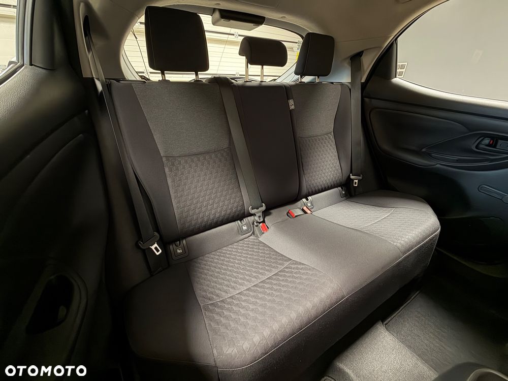 Toyota Yaris - 24