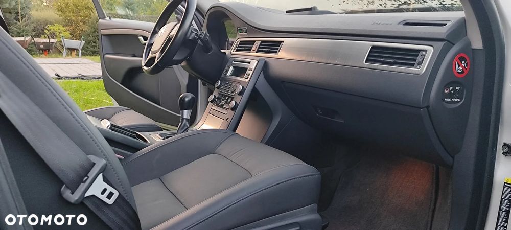 Volvo V70 2.0D Momentum - 12