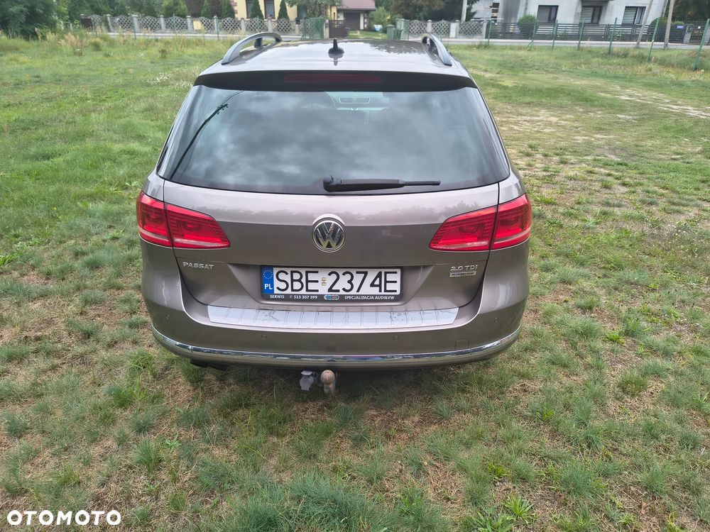 Volkswagen Passat 2.0 TDI DPF BlueMotion Technology Comfortline - 8